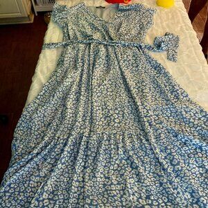 NWT-Pretty Spring Dress